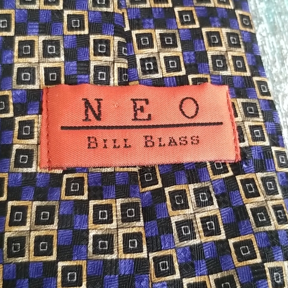 Bill Blass Ties - Picture 2 of 3